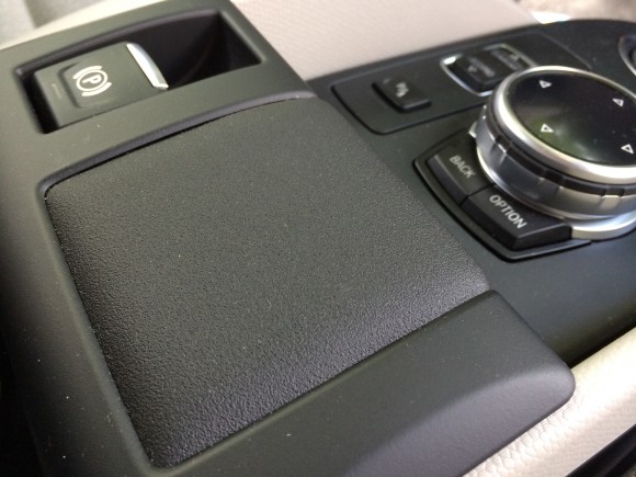 2014 BMW i3 navigation palm rest
